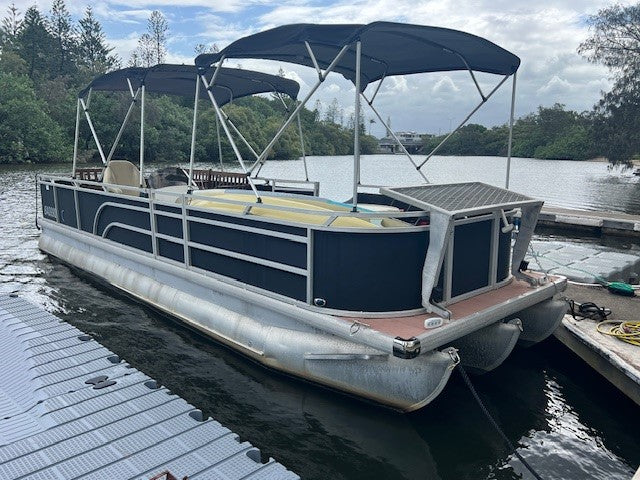 2017 7.5m Pacific Pontoon